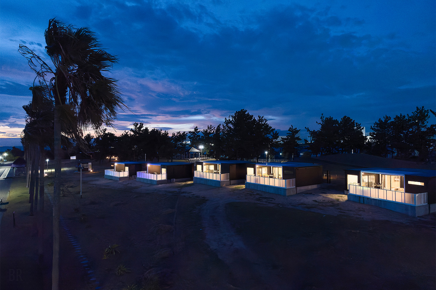 複数棟の貸切利用も可能な全8棟のグランピングコテージ